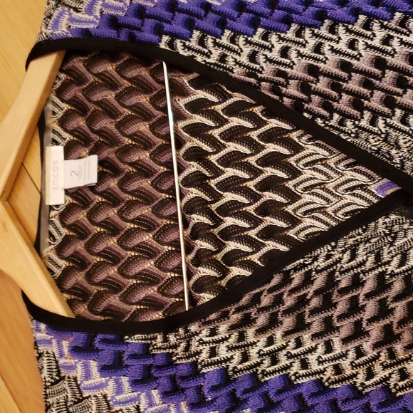 Multi color light weight sweater - Picture 12 of 12